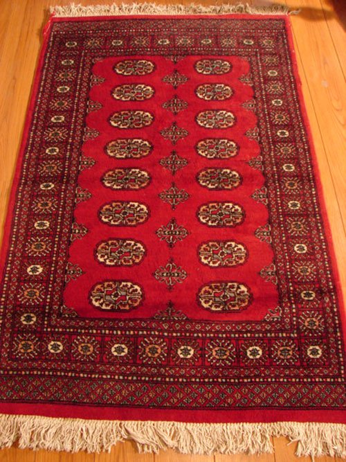 Oriental Persian Carpet. Approximately 6' x 3'6"