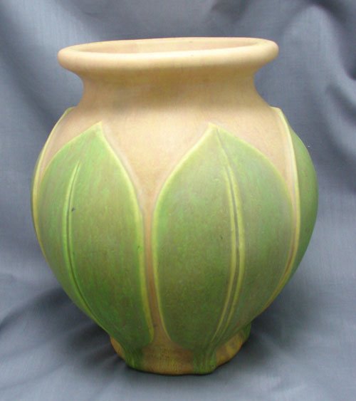 Roseville Velmoss Art Pottery Vase. Arts & Crafts