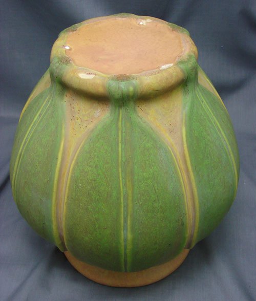 Roseville Velmoss Art Pottery Vase. Arts & Crafts - 4