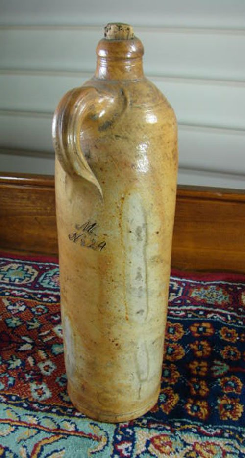 Antique Stoneware Bottle with applied handle. Marke - 2