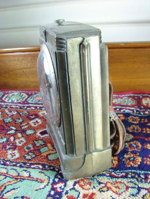 Ingraham Electric Shelf Clock. Patinated white meta - 4