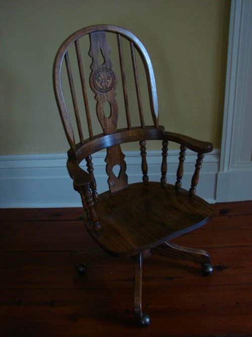 030A: Pressed Back Oak Desk Chair. Swivel base. 43" h x