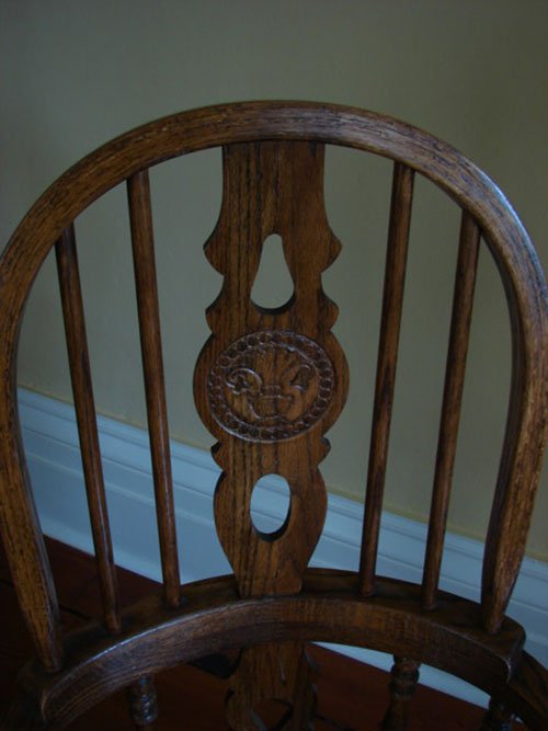 030A: Pressed Back Oak Desk Chair. Swivel base. 43" h x - 2