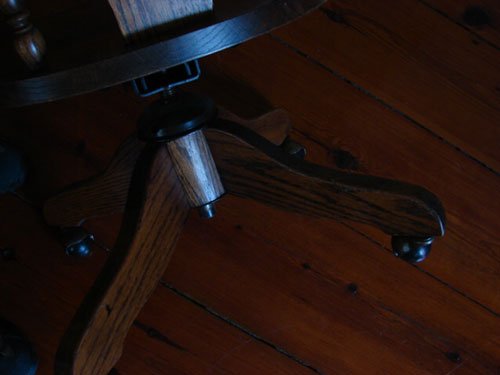 030A: Pressed Back Oak Desk Chair. Swivel base. 43" h x - 4