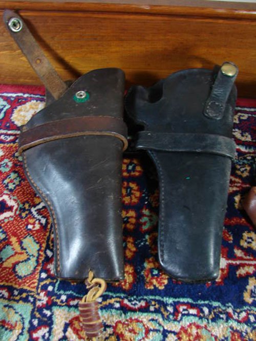 6 Vintage Leather Pistol Holsters. Various makes. - 4