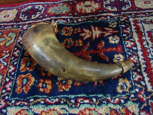 Antique Natural Horn Powder Horn. 7 1/2" long x 2"  - 2