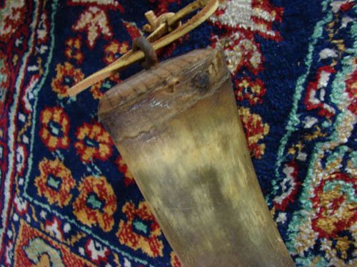 Antique Natural Horn Powder Horn. 7 1/2" long x 2"  - 4