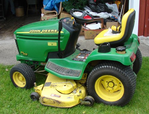 John Deere GT 235 Lawn Tractor with 54" mowing de - 5