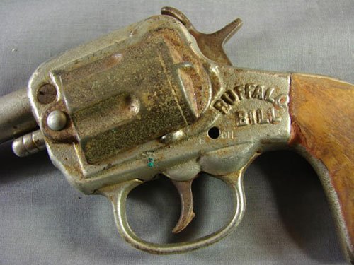 Buffalo Bill Vintage Cap Gun Pistol with Holster. - 3