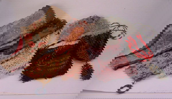 8 antique and vintage women's handbags including: 8 antique and vintage women's handbags including printed cloth, beaded, etc