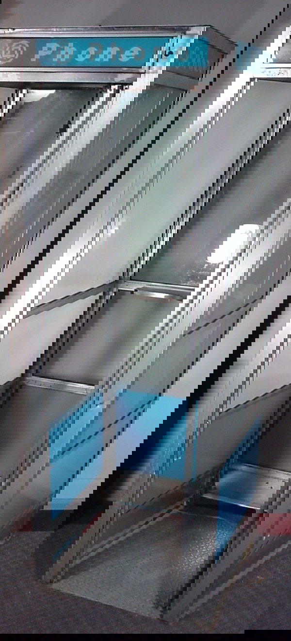 4152 Complete Aluminum & Glass Telephone Booth w/Bell Dec 31, 2004