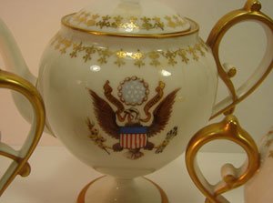 T & V Limoges U.S. Seal Presidential Tea Service. - 3