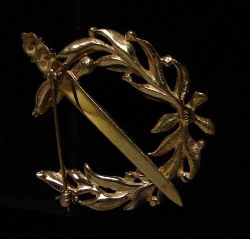14k Yellow Gold Brooch / Pin with Sword and Wreath. - 4