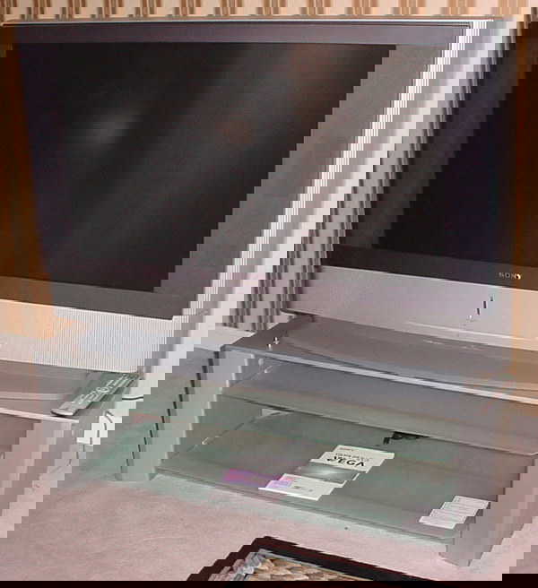 55 2004 Sony 42" Grand Vega LCD Projection Television