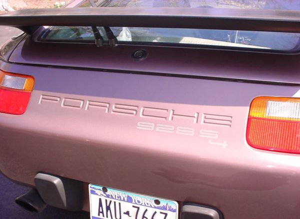 Porsche 928 S4 Automobile - 3