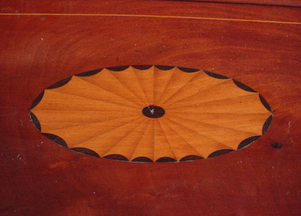 Ca. 1825 American Secretary Desk with satinwood i - 2