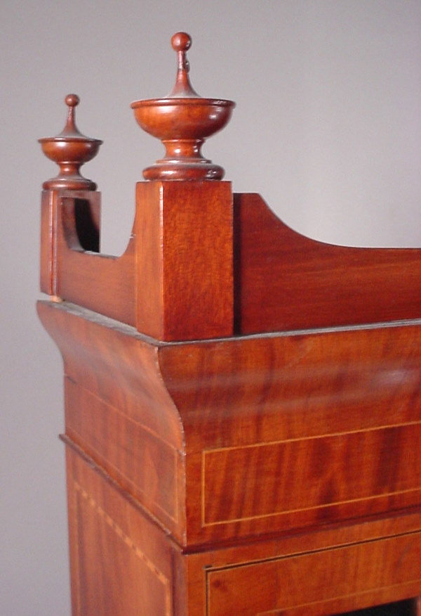 Ca. 1825 American Secretary Desk with satinwood i - 6