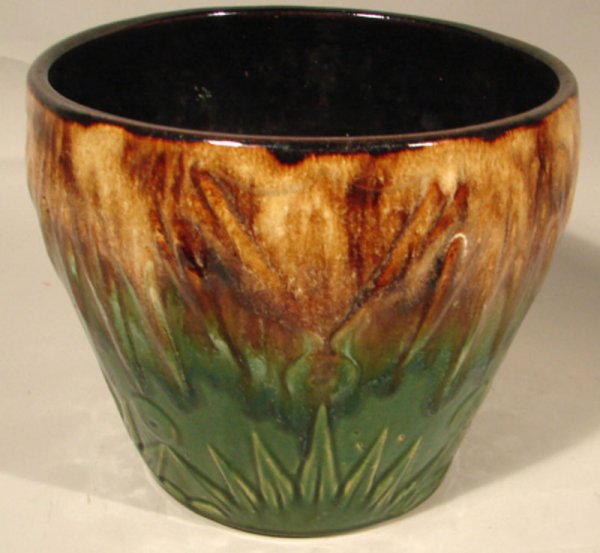471 Art Pottery Planter. Marked "USA 1400 10"". 8 1/2" Jan 28, 2006