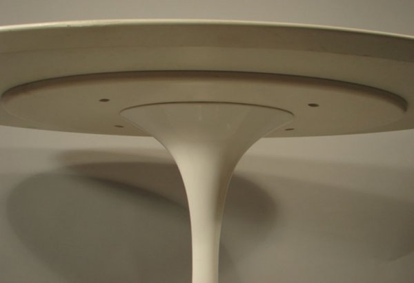Vintage Eero Saarinen Oval Dining Table. Laminate - 3