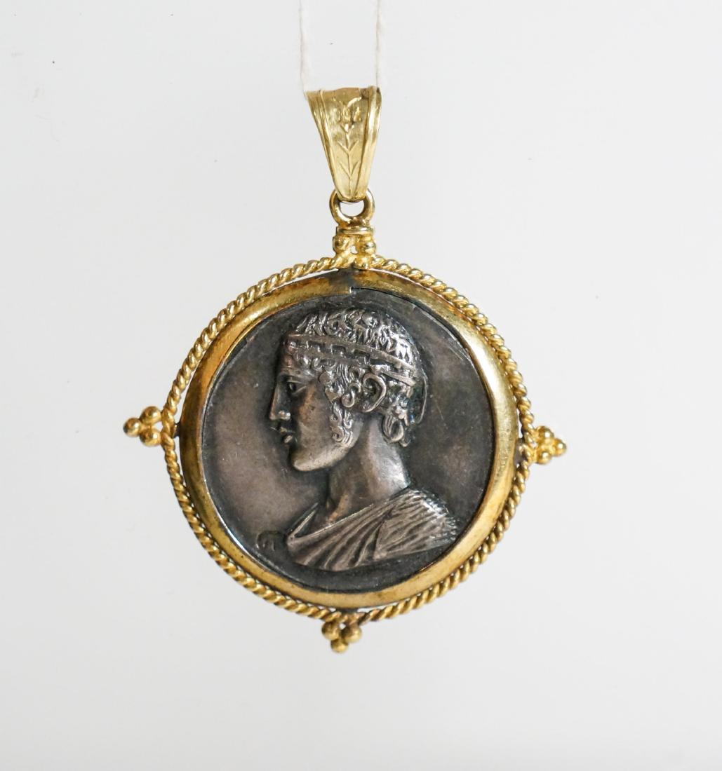 ROMAN JEWELRY GOLD AMULET PENDANT WITH SILVER ROMA: diameter: 1.3in, weight: 15.71g.
