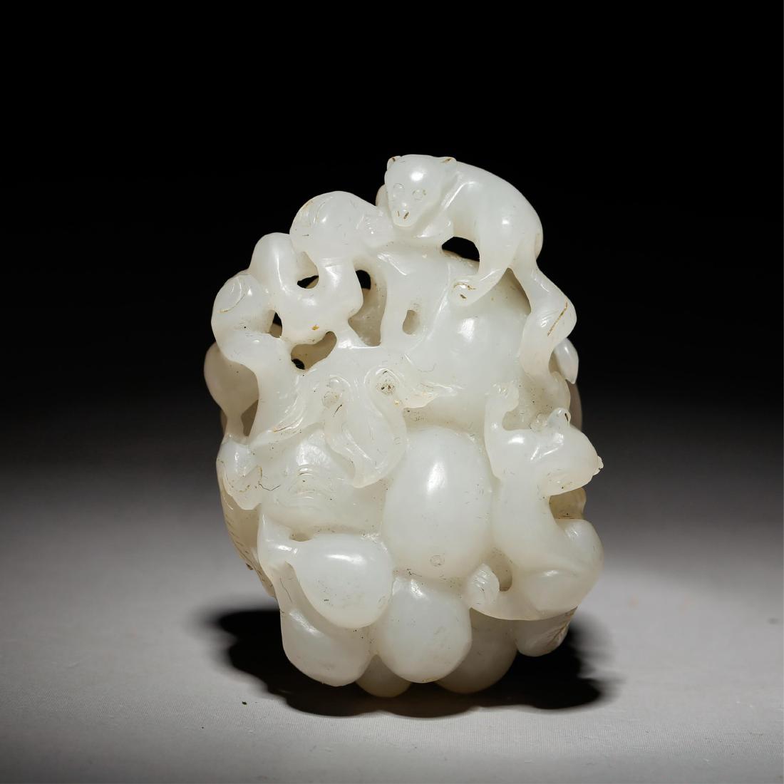 CHINESE WHITE JADE GRAPEVINE AND SQUIRREL: Height: 2inches Width: 1.5inches thicknessness: 1.2inches Height: 5.2cm Width: 3.8cm thicknessness: 3cm Weight: 59g