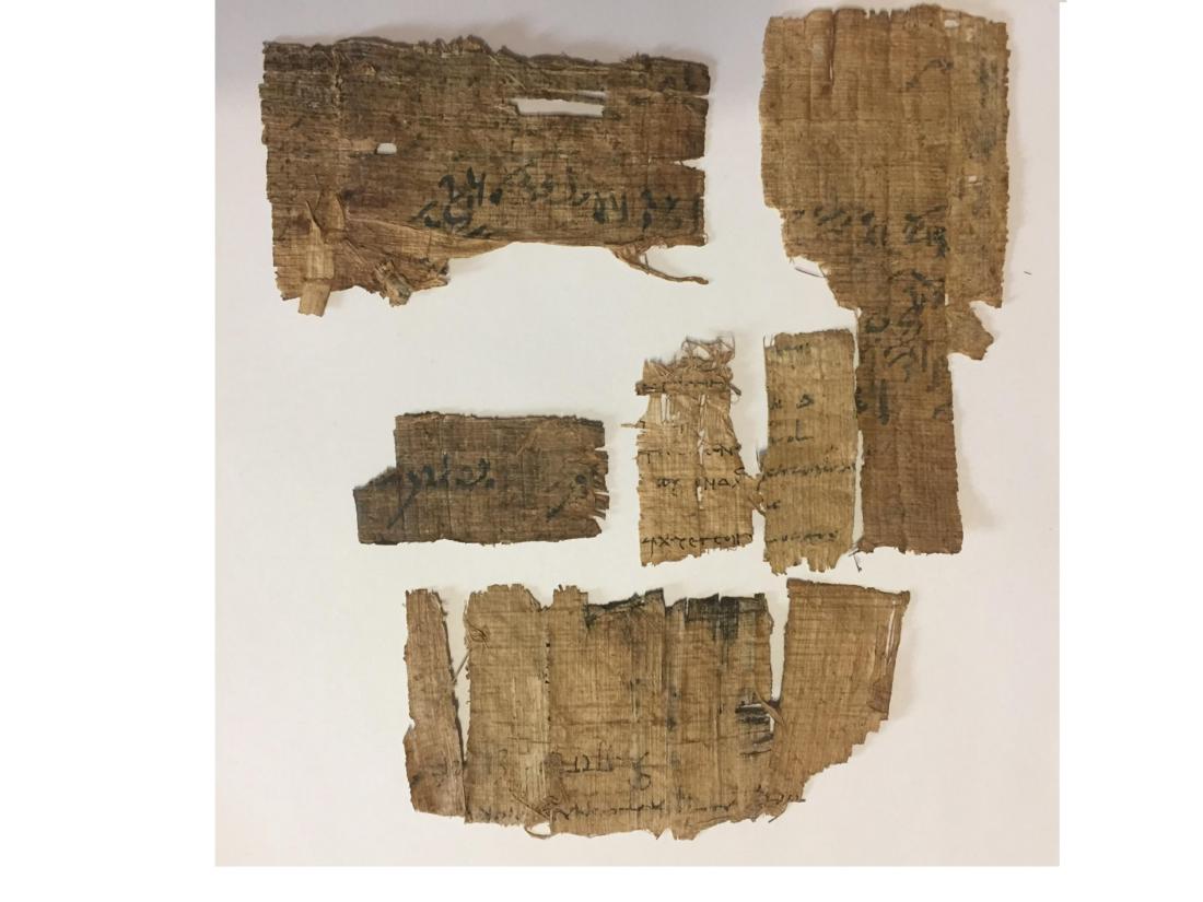 ANCIENT EGYPTIAN PAPYRUS FRAGMENTS: 4th century BC-4th century AD. Size : 12 cm - 6 cm approximately. Ex private NY collection.