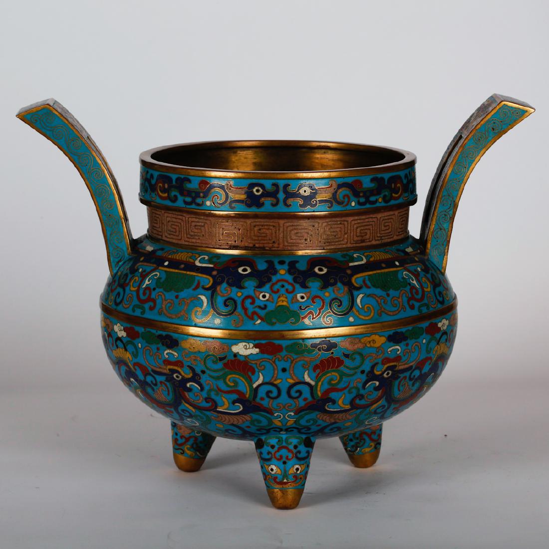 CHINESE CLOISONNE ALTER CENSER: Mouth diameter: 6.9 inches. Width: 13.1 inches. Height: 10 inches. Mouth diameter: 17.5cm Width: 33.2cm Height: 25.5cm