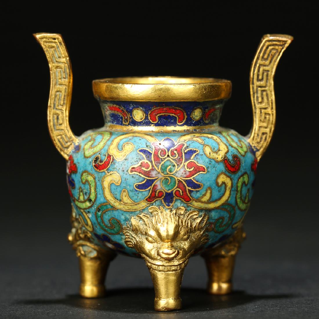 CHINESE CLOISONNE TRIPOD CENSER: Height: 1.7 inches. Width: 1.8 inches. Height: 4.3cm Width: 4.5cm