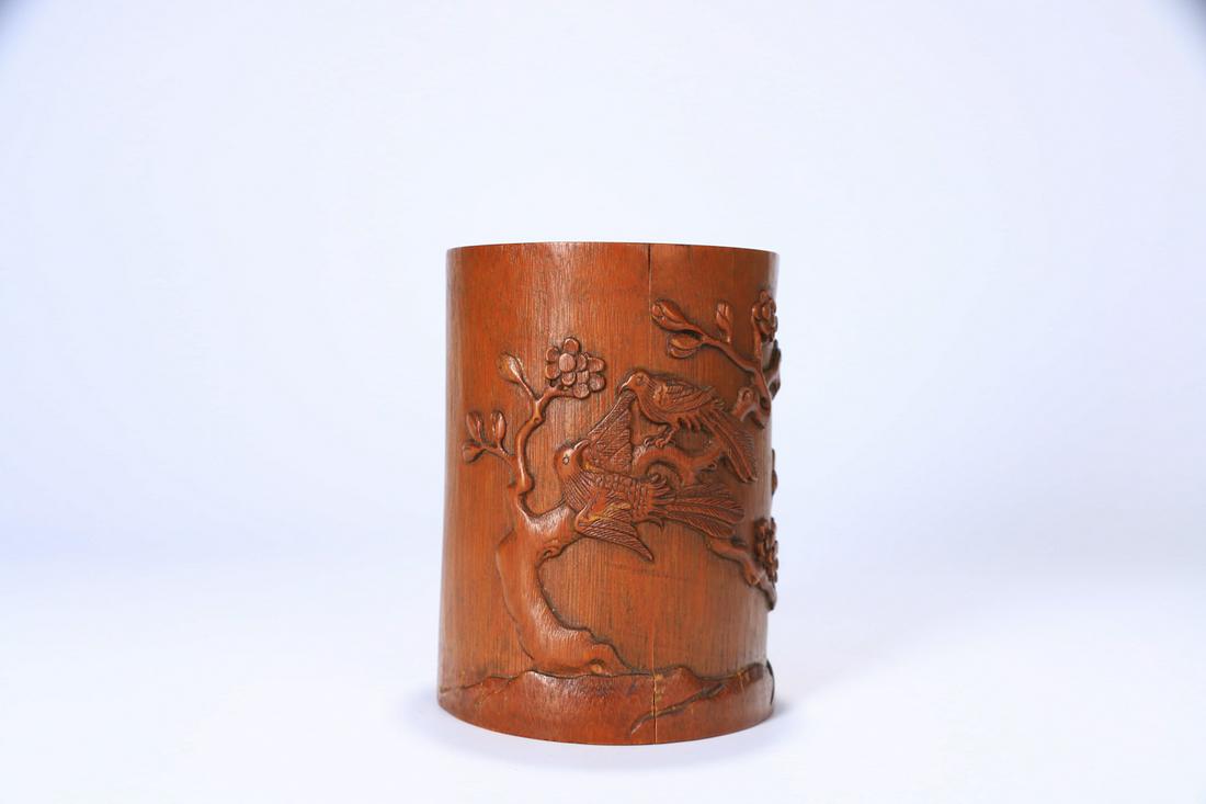 A Plum Blossom Carved Bamboo Brush Pot: A Plum Blossom Carved Bamboo Brush PotHeight:4.7 inches. Width:3.5 inches. Weight: Height:12cm, Width:9cm, Weight:228g