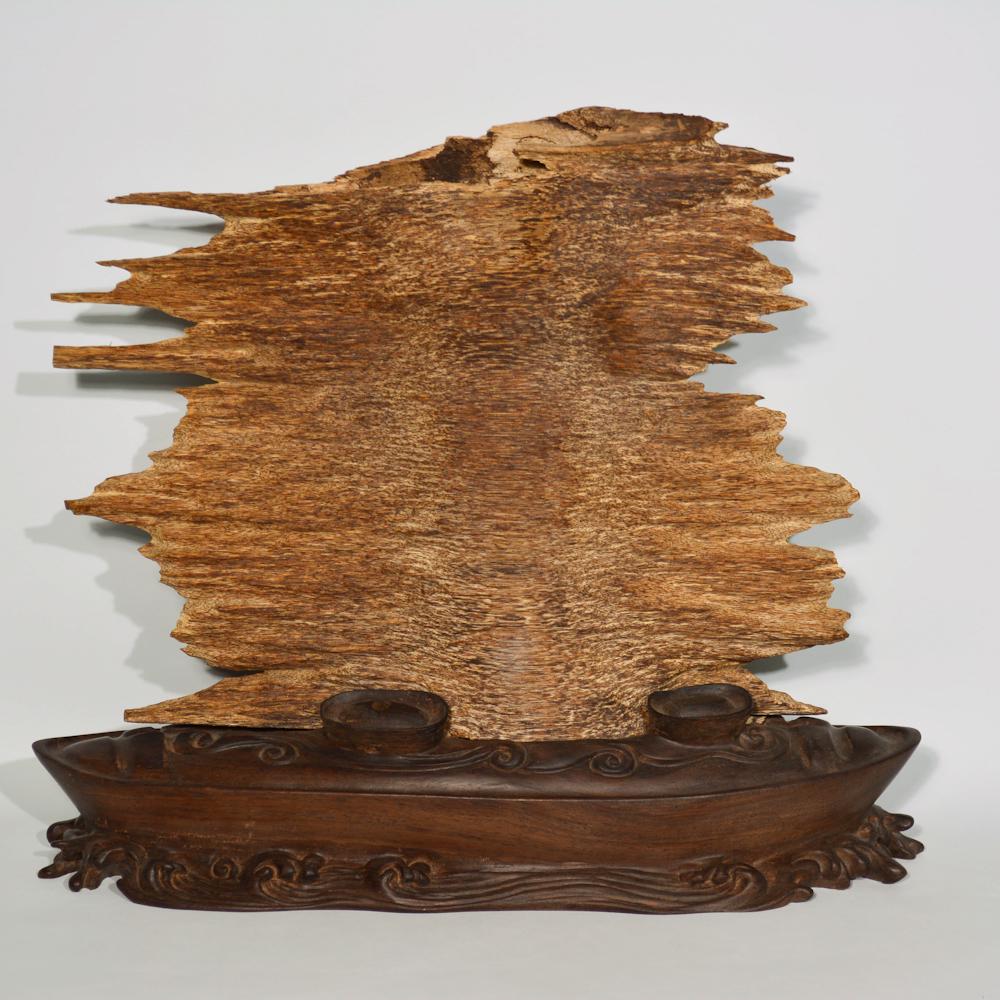 A "Plain Sailing" Malaysia Eaglewood: A "Plain Sailing" Malaysia Eaglewood Length:14.2 inches. Width:4.7 inches. Height:12.2 inches. Weight:328g Length:36cm, Width:12cm, Height:31cm, Weight:328g