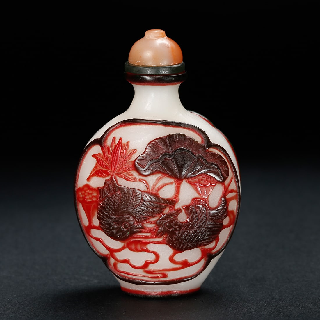 Chinese Red Overlay White Glass Snuff Bottle: height: 2.6 inches. height: 6.6cm