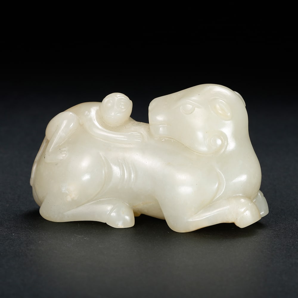 Chinese White Jade Monkey On Horse Back: height: 1.5 inches. length: 2.7 inches. width: 1.1 inches. weight: 113.5g height: 3.9cm length: 6.8cm width: 2.9cm weight: 113.5g