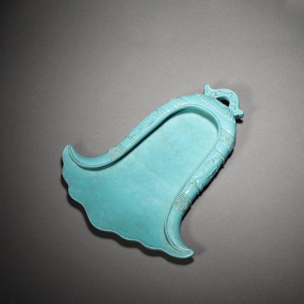 Turquoise Glazed Bell Shape Ink Palette: Length:16cm, Width:13cm,