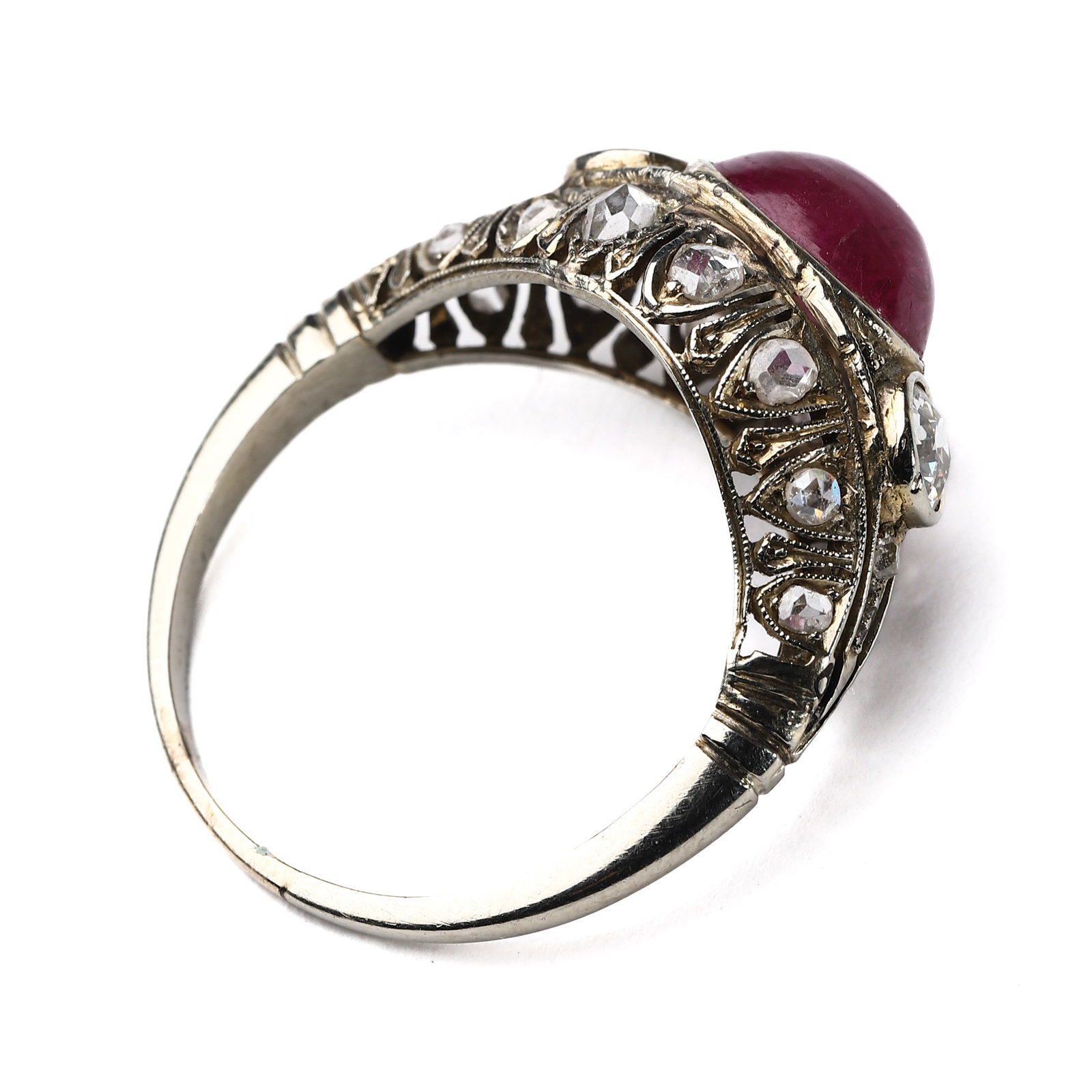 VINTAGE BURMA RUBY AND DIAMOND RING - 4
