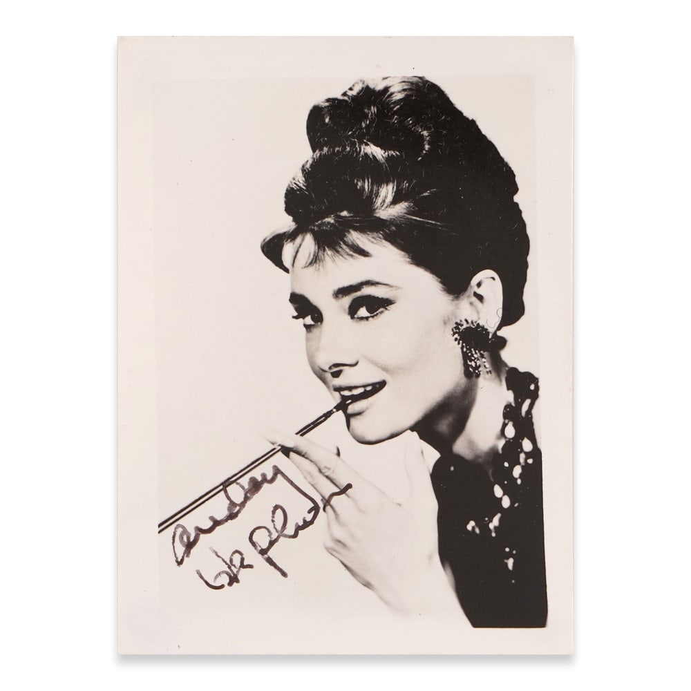 AUDREY HEPBURN SIGNED PHOTOGRAPH (1 of 1)
