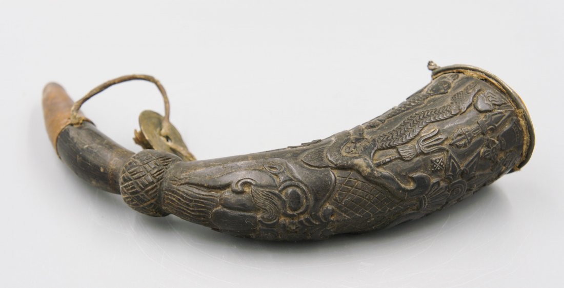 18TH CENTURY TIBETAN CARVED OX HORN: 18th century tibetan, used as a ritual object, 18 cm long
