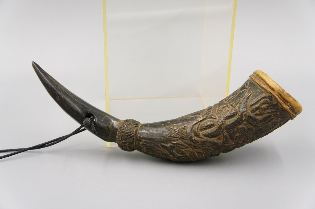 19TH CENTURY CARVED OX HORN: 19th century, 21 cm long