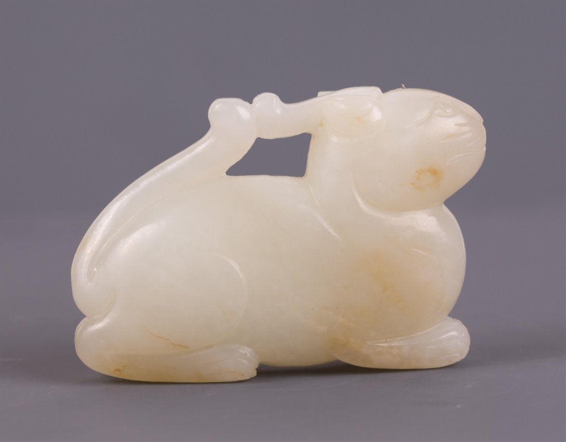 CHINESE WHITE JADE CARVED BEAST: ming dynasty, 5 x 3.3 x 1.2 cm