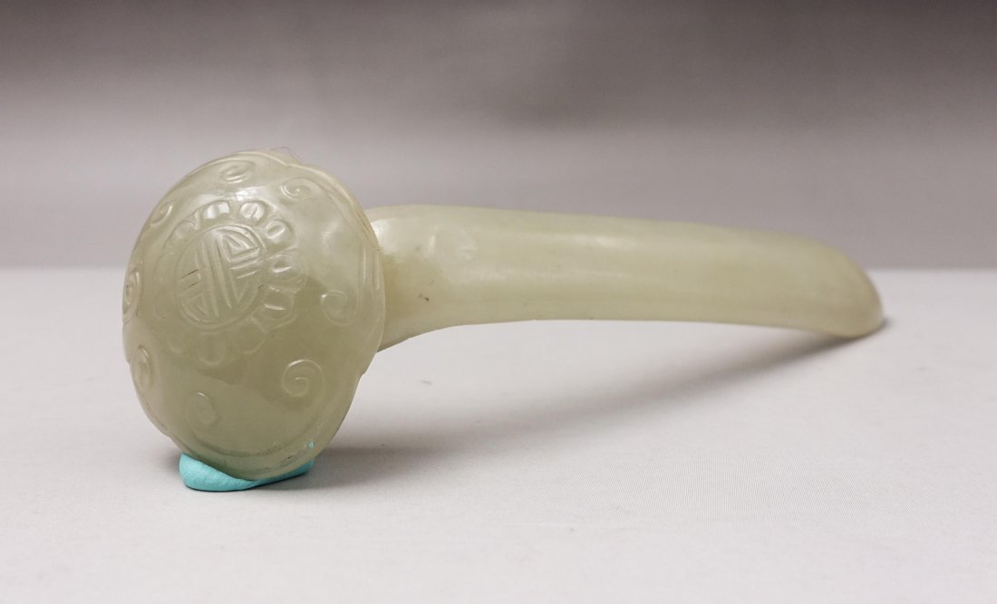 CHINESE CELADON JADE RUYI HAIRPIN: Ming dynasty. Very good condition. Length: 10.5 cm, Width: 3 cm.