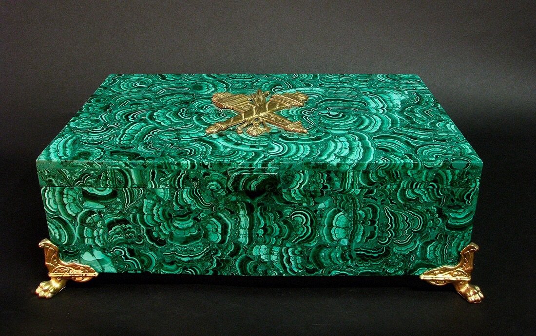 LARGE GILT BRONZE MOUNTED RUSSIAN MALACHITE BOX (1 of 5)