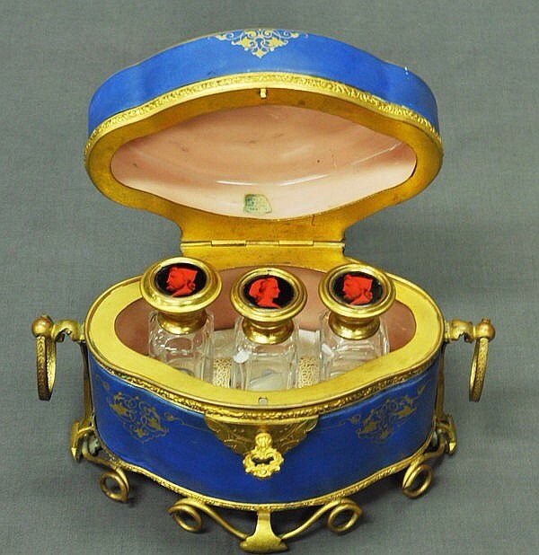 SEVRES STYLE PERFUME CASKET (1 of 2)