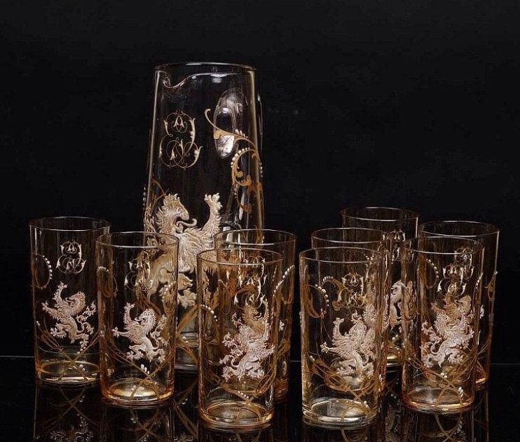 A SET OF 19TH CENTURY BACCARAT 9 PIECE DRINKING SET (1 of 1)