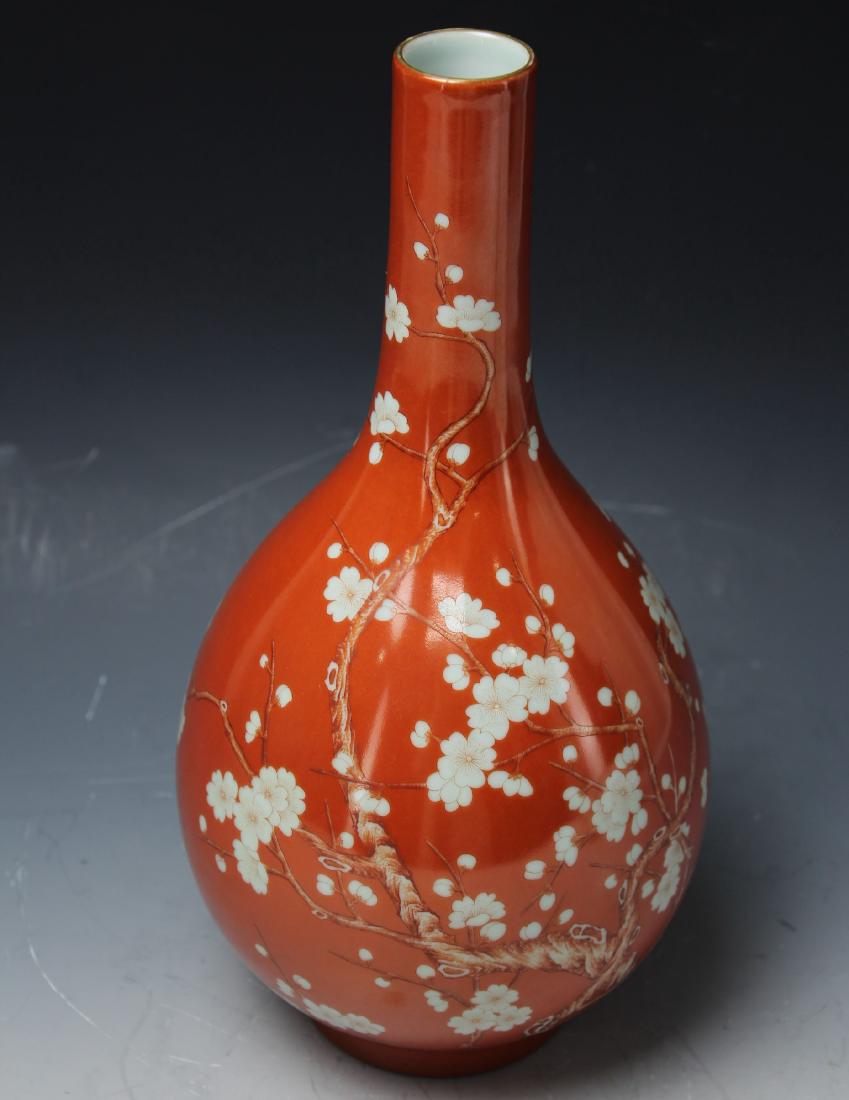 Chinese coral red glazed porcelain vase with gold rim (1 of 12)