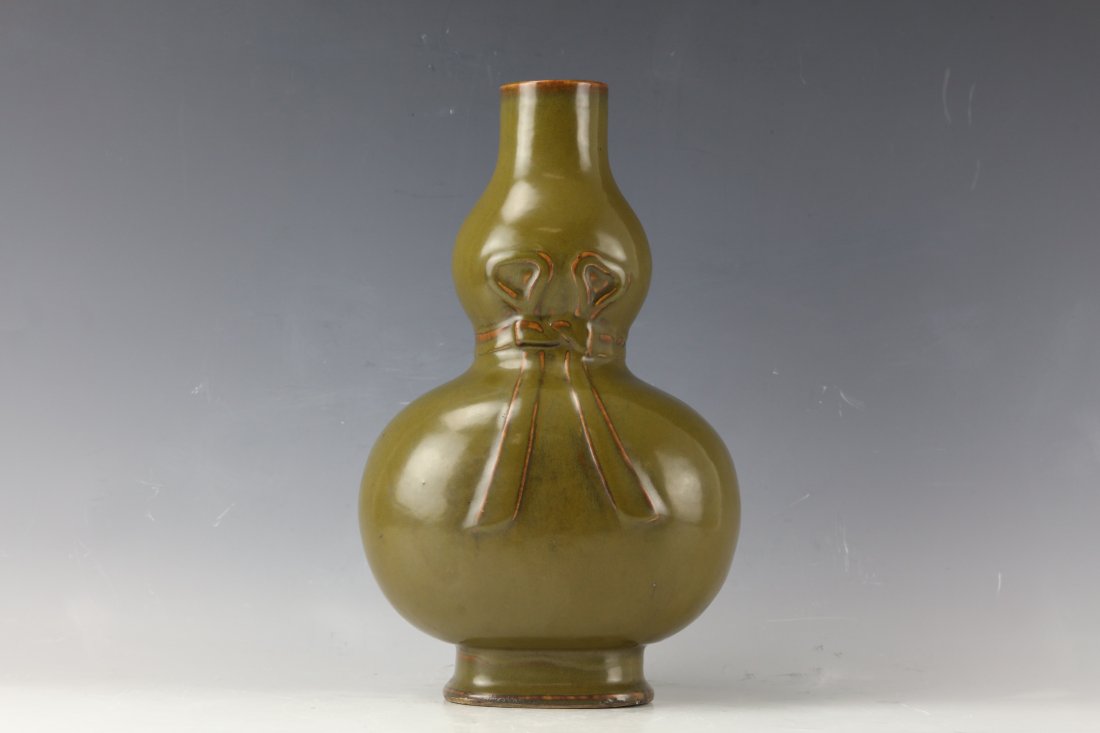 A Tea-dust Glazed Gourd Porcelain Vase JiaQing Mark (1 of 6)