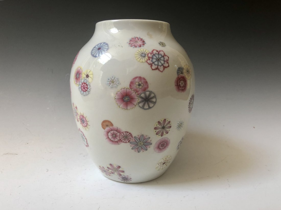 A Beautiful Chinese Flower Porcelain Vase (1 of 6)