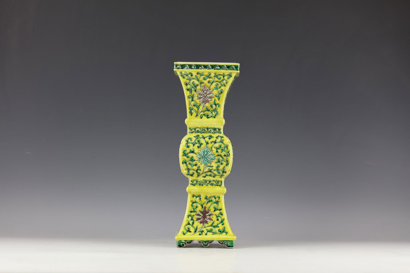 A Famille Rose Flower Porcelain Squares Vase with (1 of 6)