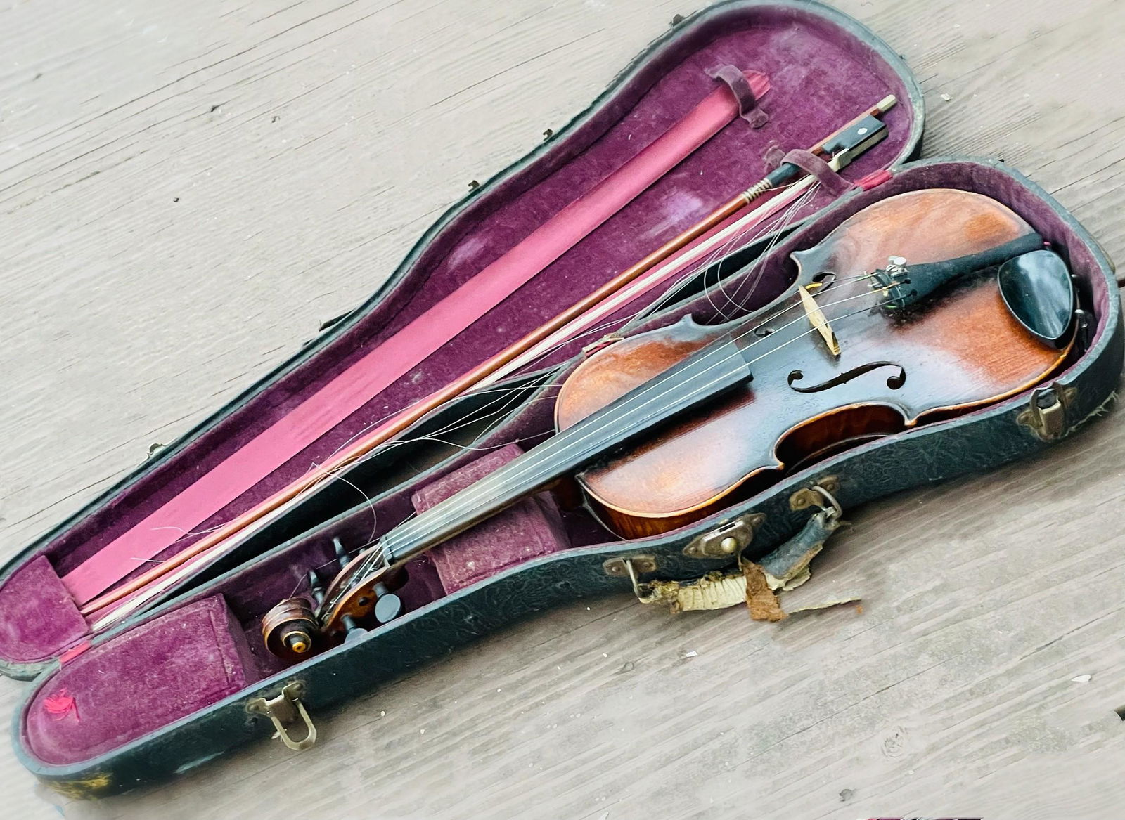 A Vintage Violin with Case (1 of 7)