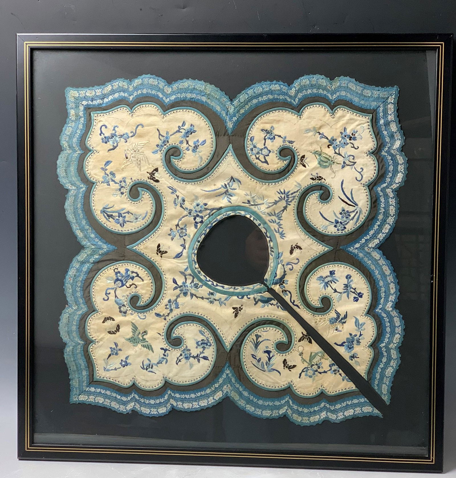 Framed Chinese Antique Embroidered  Robe Neck Scarf (1 of 7)