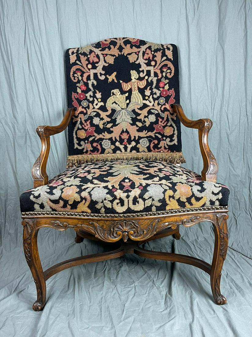 An Antique Luxury Big Arm Chair (1 of 4)