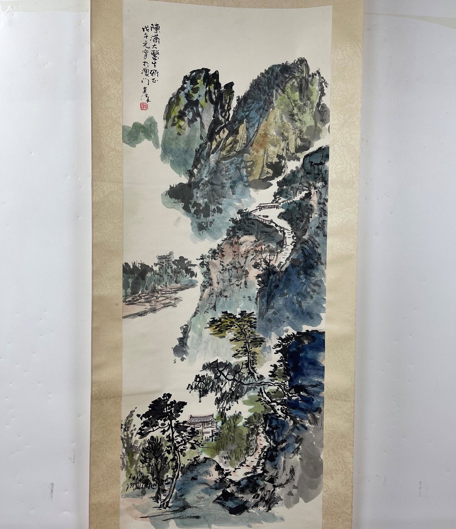 Ren Zhenhan(1907-) Chinese Painting Guilin Landscape: Ren Zhenhan(1907-) Chinese Painting Guilin Landscape H: 40 in. (102 cm) W:9 in. (23 cm) x 2.Lot27-Lot73 from Dr. Chen Man Family.